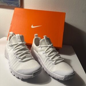 BRAND NEW W/ BOX Nike Free Metcon Women's Training Shoes US Size 9.5 White